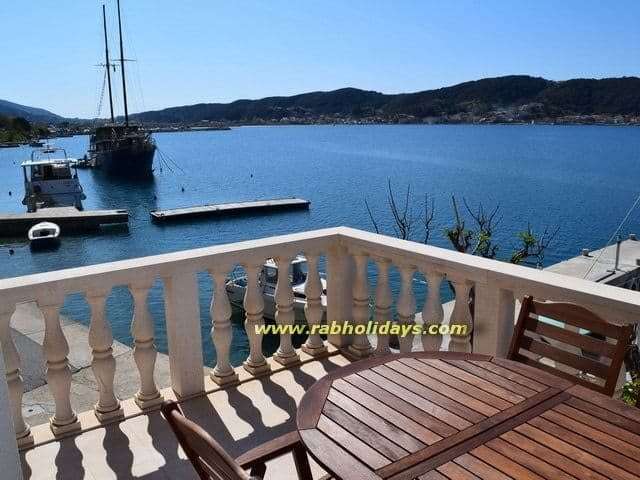 house with double rooms for rent seaside adriatic