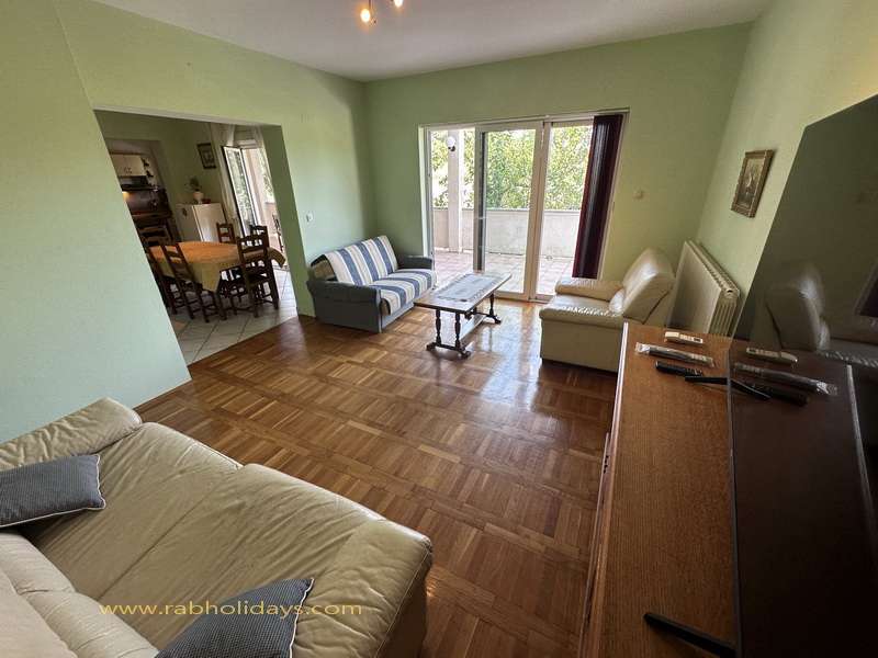 studios for rent in central region