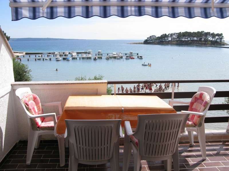 apartment by the beach in banjol