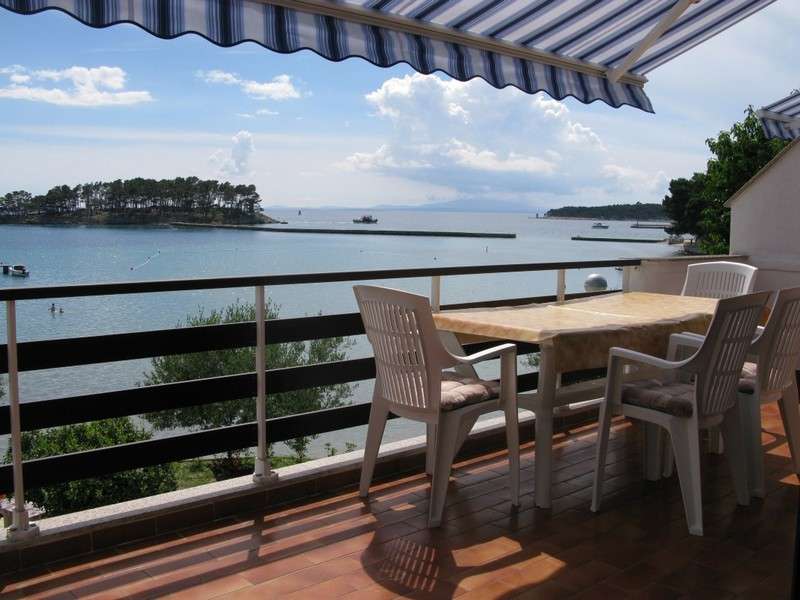 apartments directly by the beach n croatia